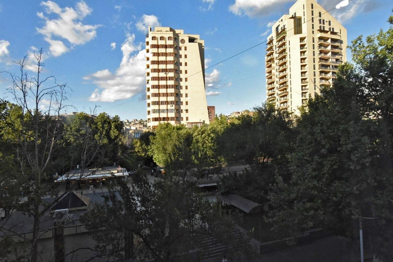 Beautiful Apartment Near The Republic Square يريفان المظهر الخارجي الصورة
